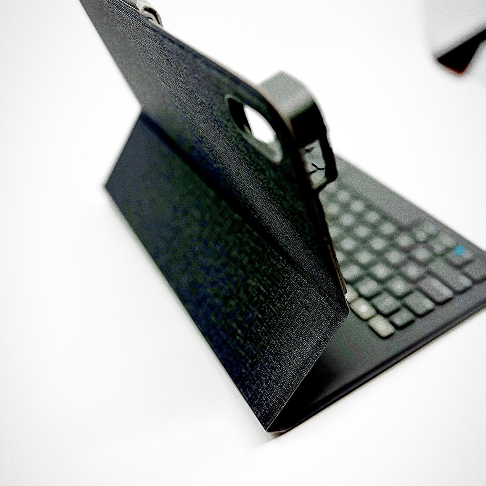 ZAGG Messenger Folio 2 Bluetooth Keyboard Case for iPad 11”/10.9” – Stand Cover - Picture 5 of 7